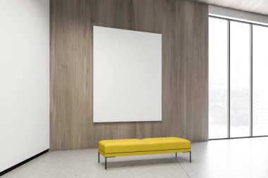 Poster ve bank ile ahşap galeri