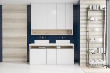 Mavi kiremit ve ahşap banyo, lavabo ve raf