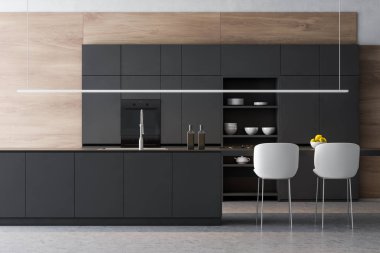 Ada ile ahşap ve gri mutfak iç