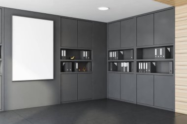 Poster ve kitaplıklar ile gri ve ahşap ofis