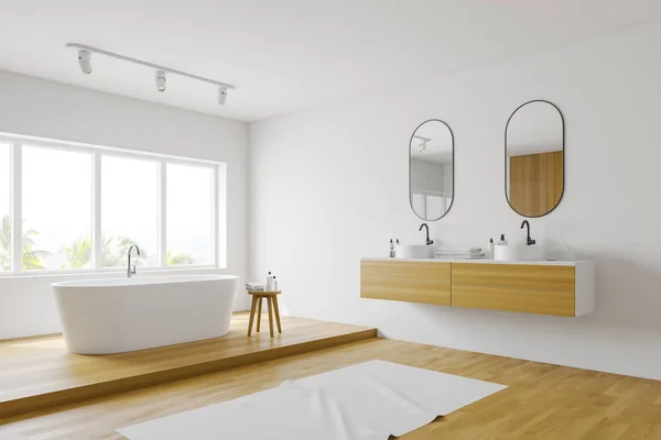 Biały kącik łazienkowy z wanną i umywalką — Zdjęcie stockowe