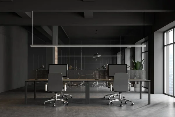 Сірий і скляний офісний інтер'єр відкритого простору — стокове фото