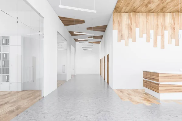 Salón de oficinas blanco y de madera con recepción — Foto de Stock