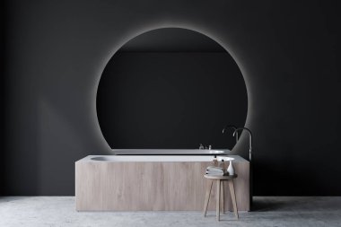 Ahşap küvet ile gri banyo iç