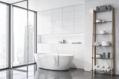 Küvet ile beyaz karo banyo köşesi