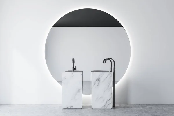 Interno bagno bianco, doppio lavabo in marmo — Foto Stock