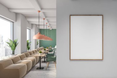 Posterile yeşil ve beyaz kafe iç