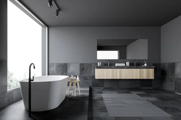 Vista lateral do banheiro panorâmico cinza e azulejo — Fotografia de Stock