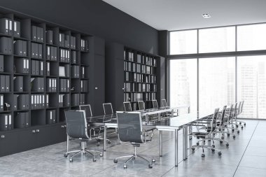 Gri ofis konferans salonu köşesi