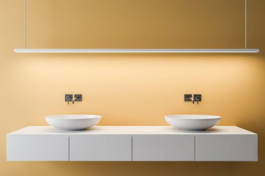 Çift lavabo ile sarı banyo iç