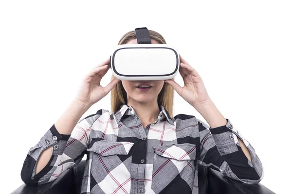 Mujer rubia asombrada en gafas VR — Foto de Stock