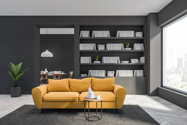 Grå vardagsrum med gul soffa — Stockfoto