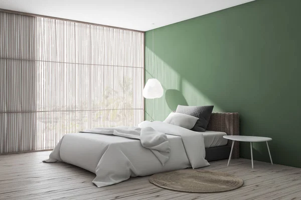 Yeşil yatak odası köşesi, panjurlu — Stok fotoğraf