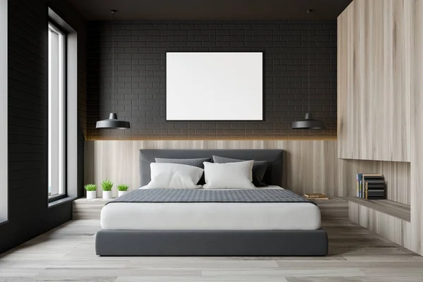 Szare i drewniane wnętrze sypialni z plakatem — Zdjęcie stockowe
