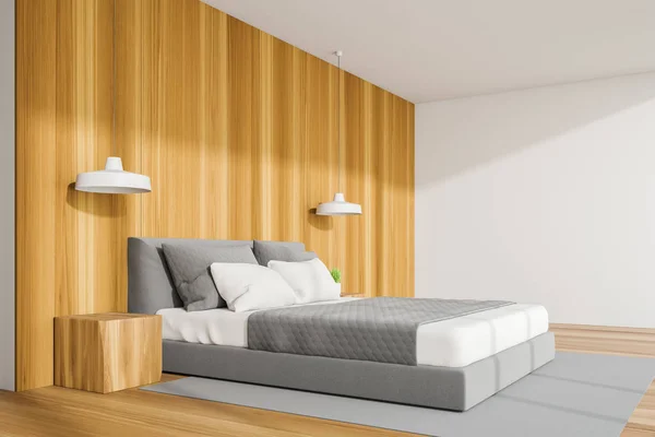 Beyaz ve ahşap ana yatak odası Köşesi — Stok fotoğraf
