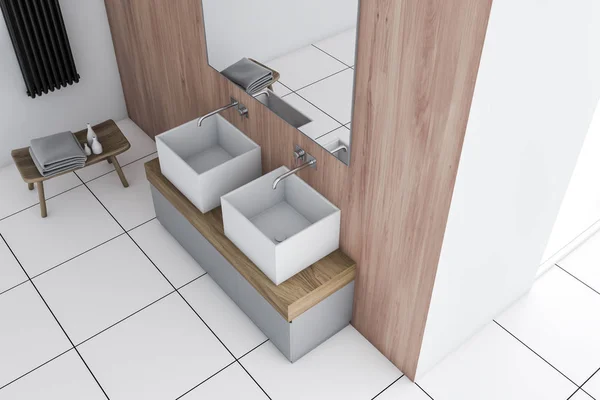 Widok z góry na podwójną umywalkę w drewnianej łazience — Zdjęcie stockowe