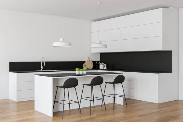 Witte keukenhoek met bar en krukken — Stockfoto