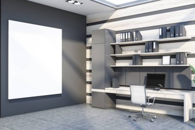 Posterli gri ve ahşap ofis köşesi