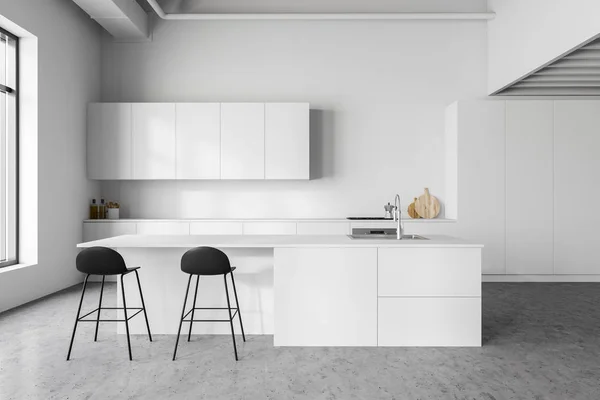 Interior de la cocina blanca con barra — Foto de Stock