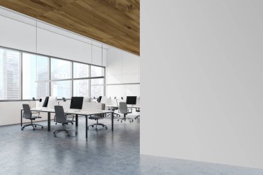 Sahte duvarlı açık alan ofis köşesi