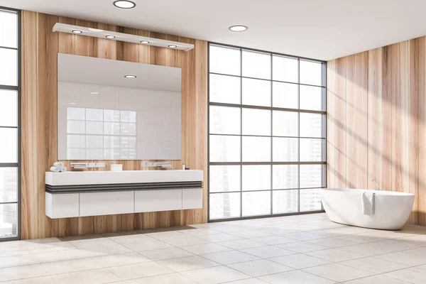 Loft canto banheiro de madeira com banheira e pia — Fotografia de Stock