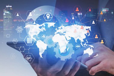 Tabletli adam, dünya haritası arayüzü