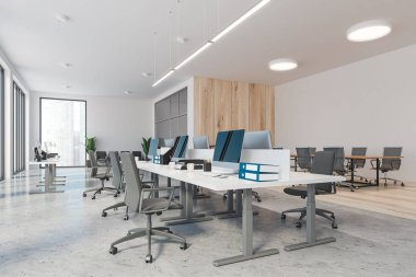 Toplantı odası ile beyaz açık alan ofis