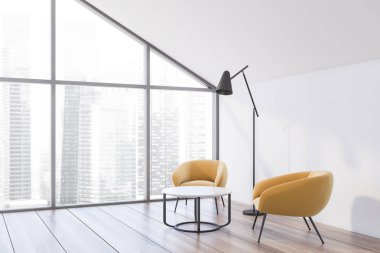 Koltuklar ile beyaz tavan ofis salonu