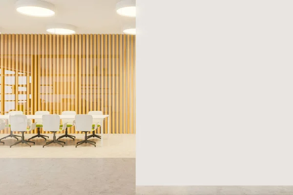 Beyaz ve ahşap parlak konferans odası, alay — Stok fotoğraf