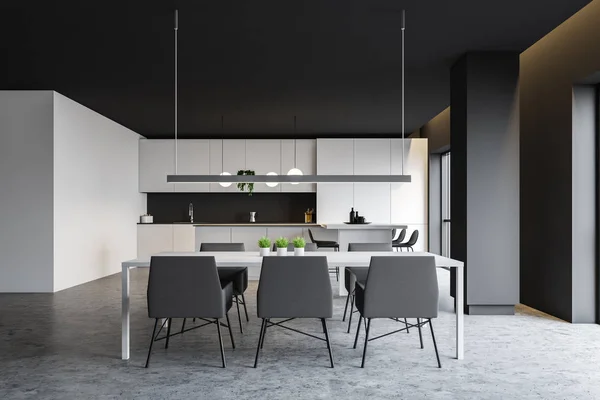 Interior de cozinha branco e cinza com mesa — Fotografia de Stock