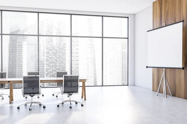 Sala de conferințe de birou alb, ecran de proiecție — Fotografie, imagine de stoc