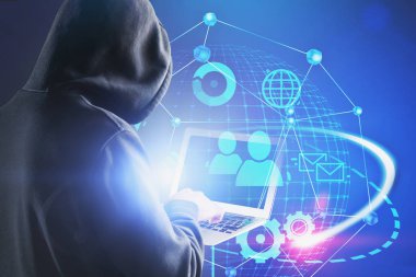 Dizüstü bilgisayarı olan bir bilgisayar korsanı, internet arayüzü