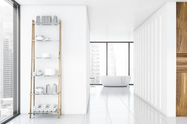 奢华的白色和木制浴室、浴缸和架子 — 图库照片