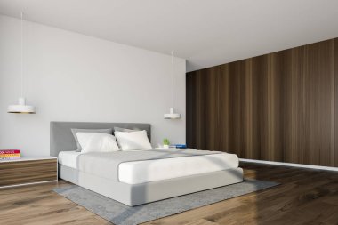 Beyaz ve tahta kral yatak odası köşesi