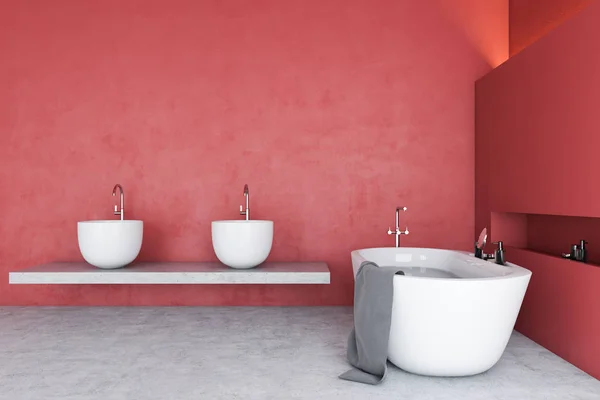 Cuarto de baño loft rojo interior con bañera y lavabo —  Fotos de Stock