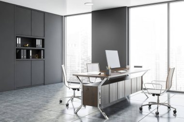 Panoramik gri Ceo ofisinin köşesi.