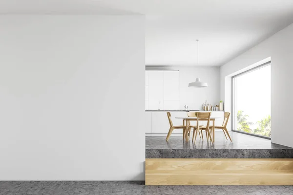 Stilvolle weiße Küche mit Wandattrappe — Stockfoto