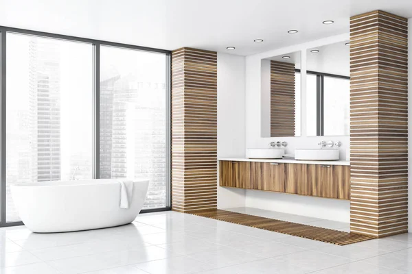 Salle de bain panoramique en bois et blanc — Photo