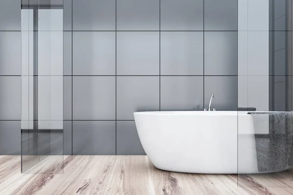 Carrelage gris salle de bain plancher en bois — Photo