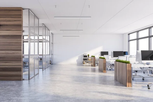 Büroinnenraum aus weißem und dunklem Holz — Stockfoto