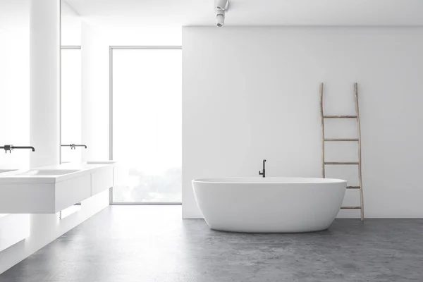 Salle de bain moderne blanche avec baignoire et double lavabo — Photo