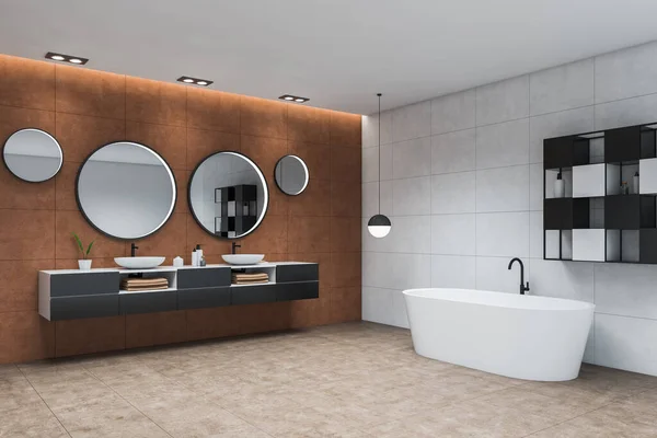 Angolo Bagno Moderno Con Pareti Piastrellate Bianche Marroni Pavimento Piastrellato — Foto Stock