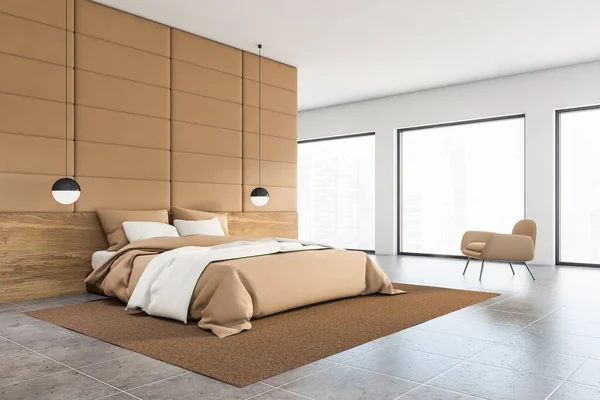 Ecke Des Stilvollen Hauptschlafzimmers Mit Beigen Fliesen Und Weißen Wänden — Stockfoto