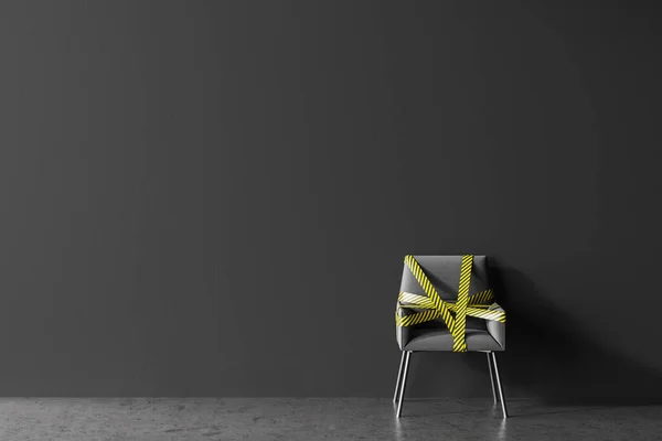 Wygodne Szare Krzesło Pokryte Żółtą Taśmą Ochronną Stojącą Miejscu Publicznym — Zdjęcie stockowe