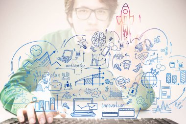 Klavyede daktilo yazan ve bulanık masada yaratıcı başlangıç skeciyle etkileşime geçen yakışıklı genç iş adamı. Yenilik kavramı ve yeni proje başlangıcı. Renkli resim çift pozlama