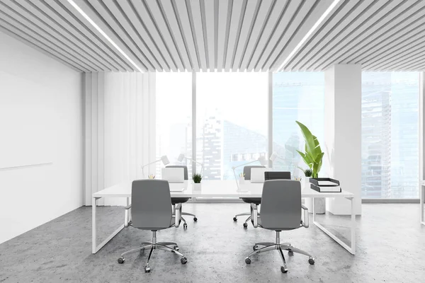 Interieur Des Loft Stil Eingerichteten Großraumbüros Mit Weißen Wänden Steinboden — Stockfoto