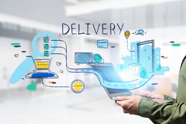 Bulanık ofiste dizüstü bilgisayarı olan tanınmamış bir adam. Renkli teslimat skecini iki kez yapmış. E-ticaret ve online alışveriş kavramı. Tonu ayarlanmış resim