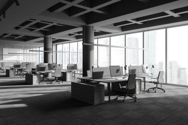 Gri duvarları, halı döşemeleri, sütunları, bilgisayar tabloları ve bulanık şehir manzarası olan panoramik açık uzay ofisinin köşesi. 3d oluşturma