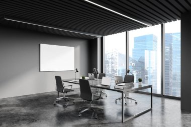 Koyu gri duvarları, beton zemini, uzun bilgisayar masası ve bulanık manzaralı penceresi olan panoramik danışmanlık şirketinin ofis köşesinde şık bir iş yeri. Yatay maket posteri. 3d oluşturma