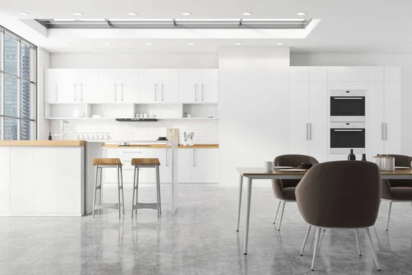 Interior Cozinha Moderna Com Paredes Brancas Mesa Jantar Confortável Com — Fotografia de Stock